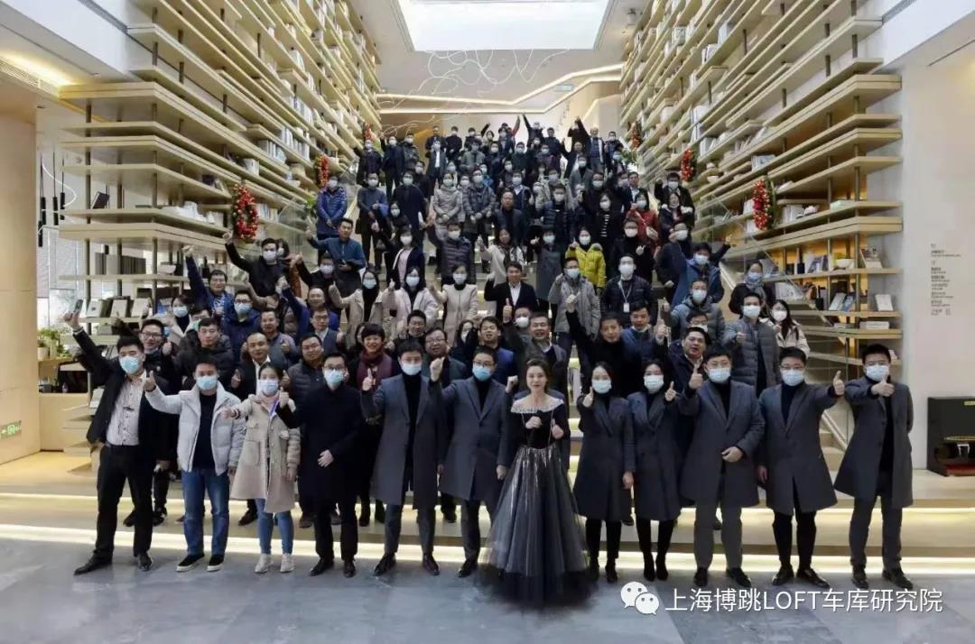 普陀全国一百多人在华侨城汉口道6号参观研讨LOFT专利车库技术！